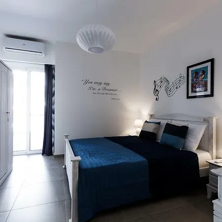 Ta Martin, Flat 2 Apartman *