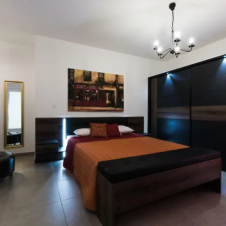 Ta Martin, Flat 2 Apartman San Pawl il-Baħar