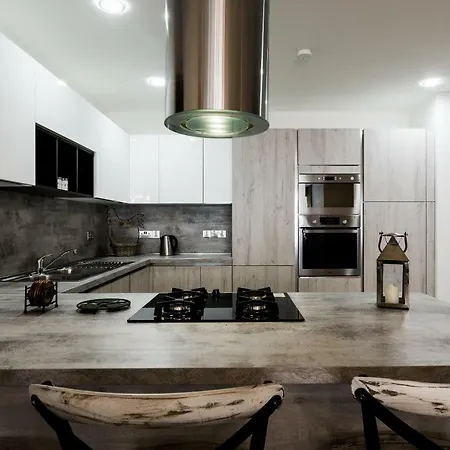 Ta Martin, Flat 2 Apartman *