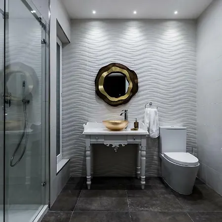 Ta Martin, Flat 2 Apartman *