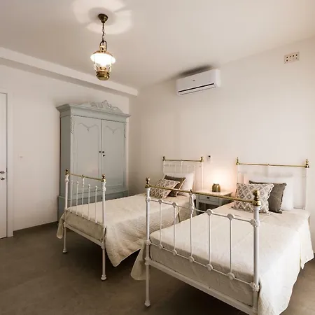 Ta Martin, Flat 2 Apartman *