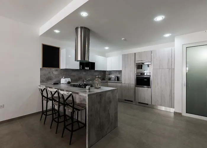 Ta Martin, Flat 2 Appartement